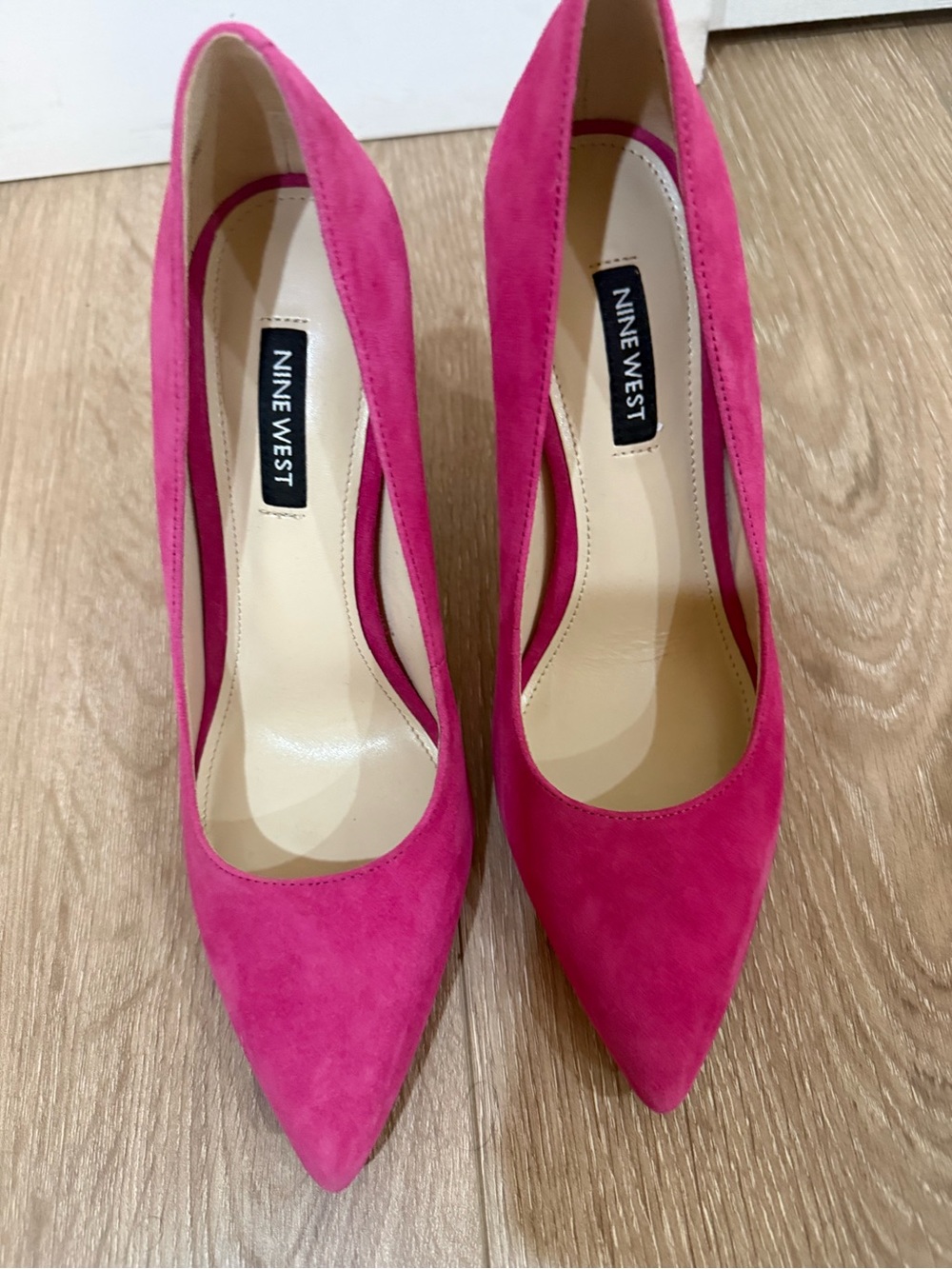 Nine West Pink Suede Pointed Toe Pumps LIKE NEW! ๐๐ - Picture 2 of 5